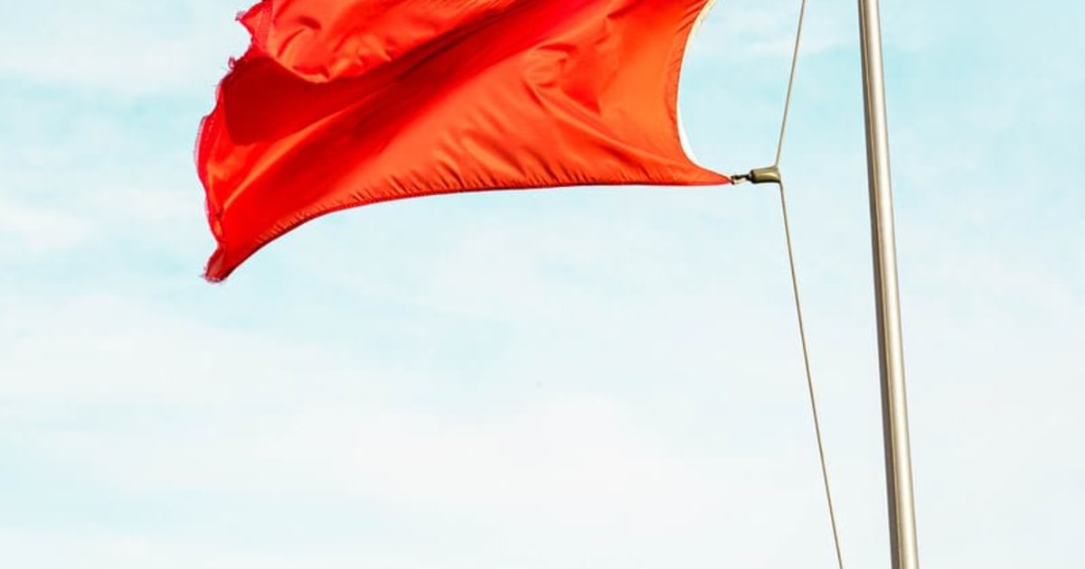 Μεγάλες κόκκινες σημαίες που υποδηλώνουν διαδικτυακές απάτες στο καζίνο