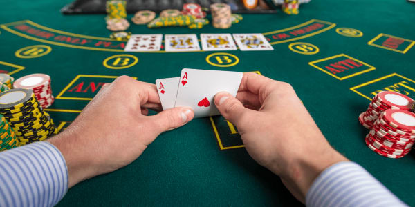Ένας πλήρης οδηγός για να παίζετε διαδικτυακά τουρνουά πόκερ